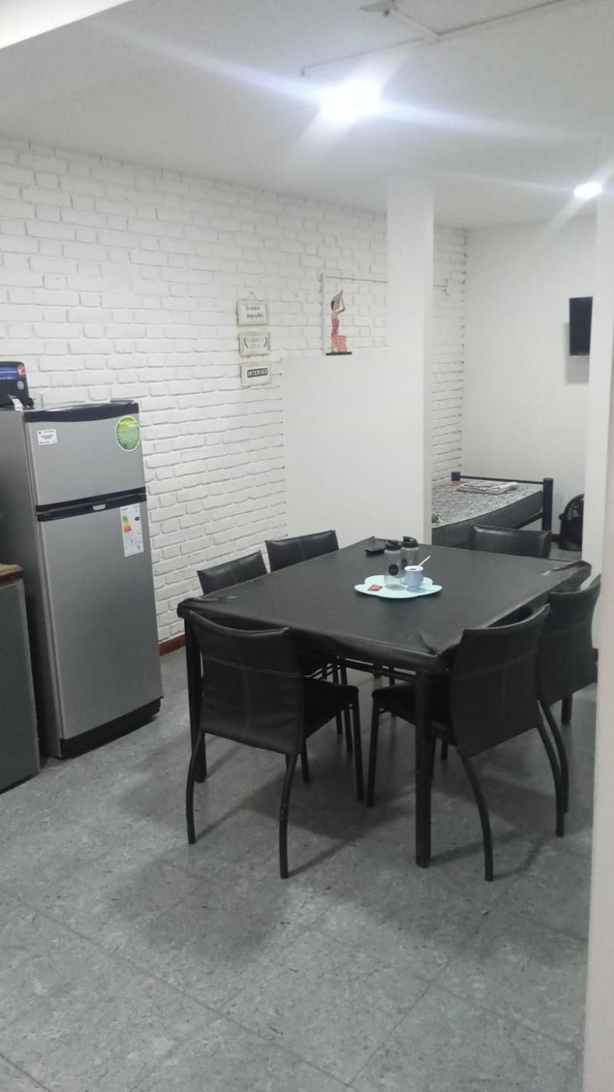 Departamento Ubicadisimo Calle Chile Con Estacionamiento Incluido Capital Mendoza 2 Apartment Bagian luar foto